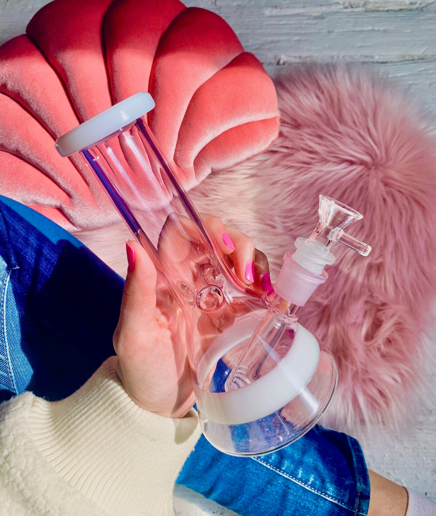 CLASSY BEAKER BONG 8"