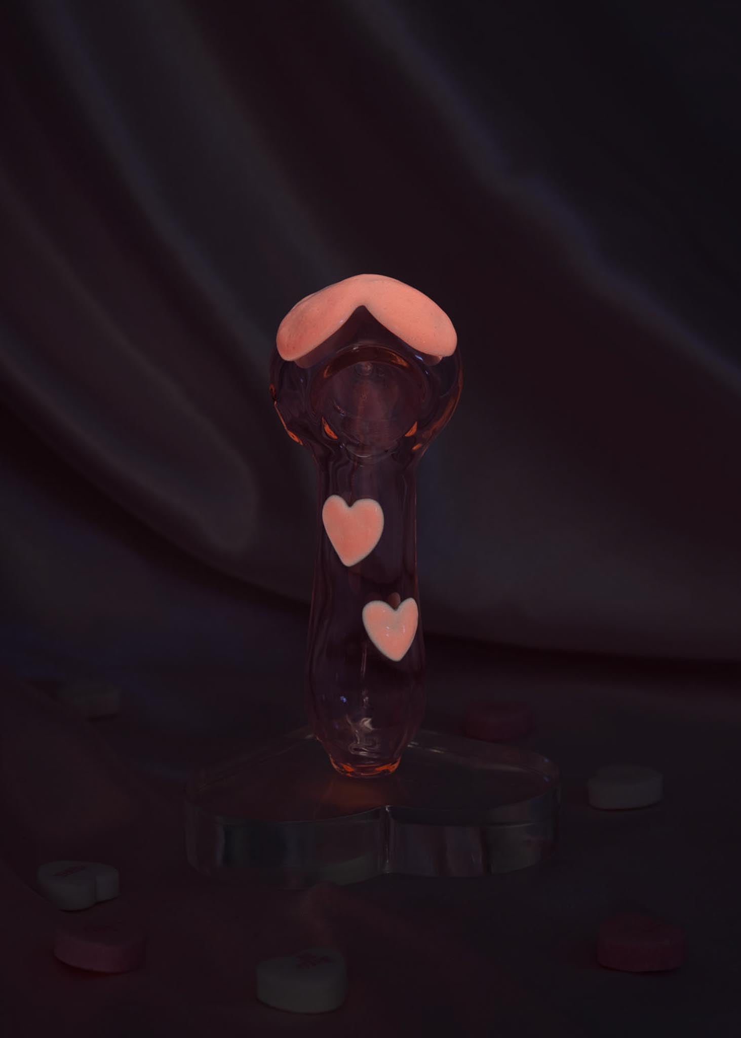 glow in the dear heart pipe