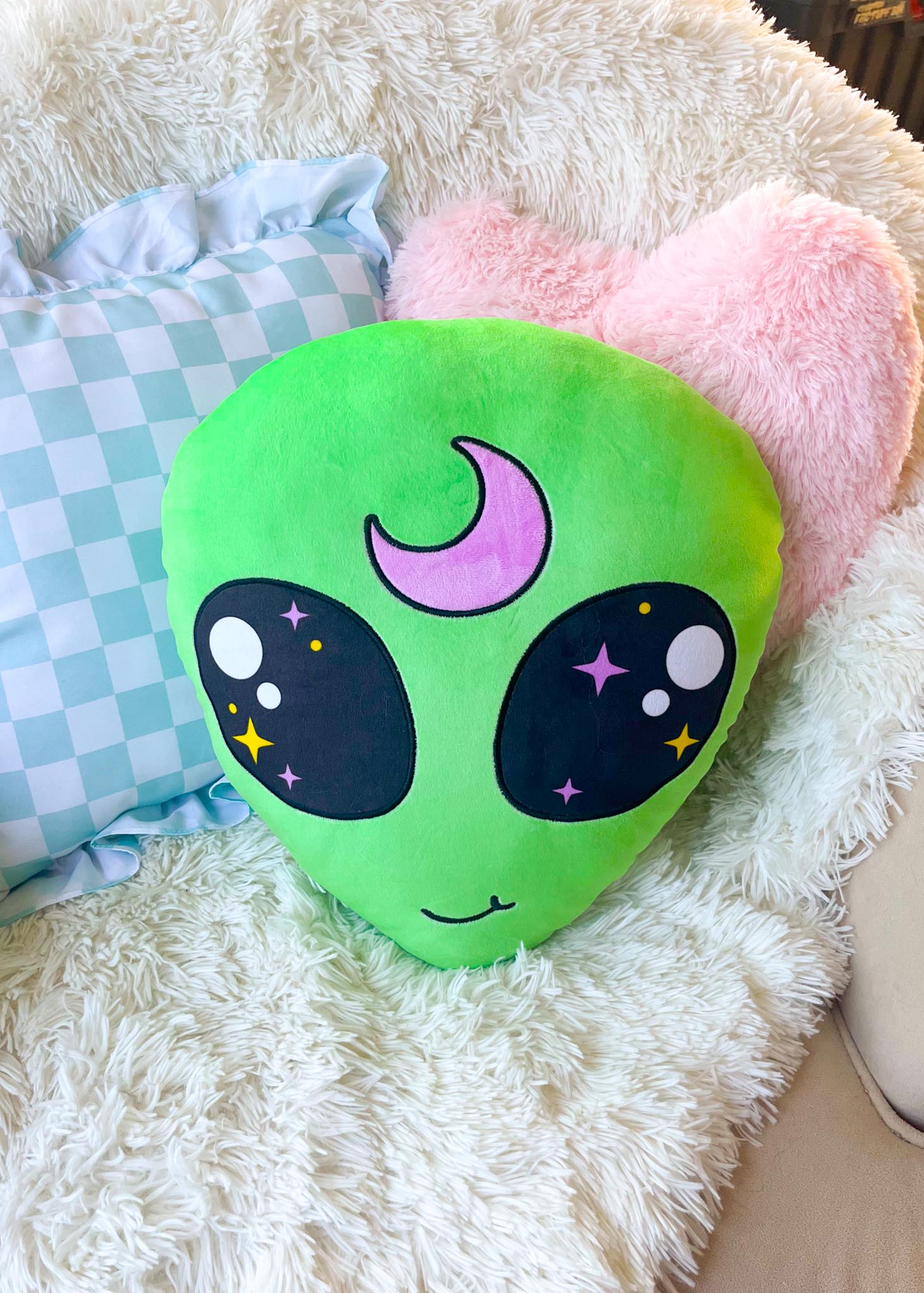 ALIEN PLUSHIE