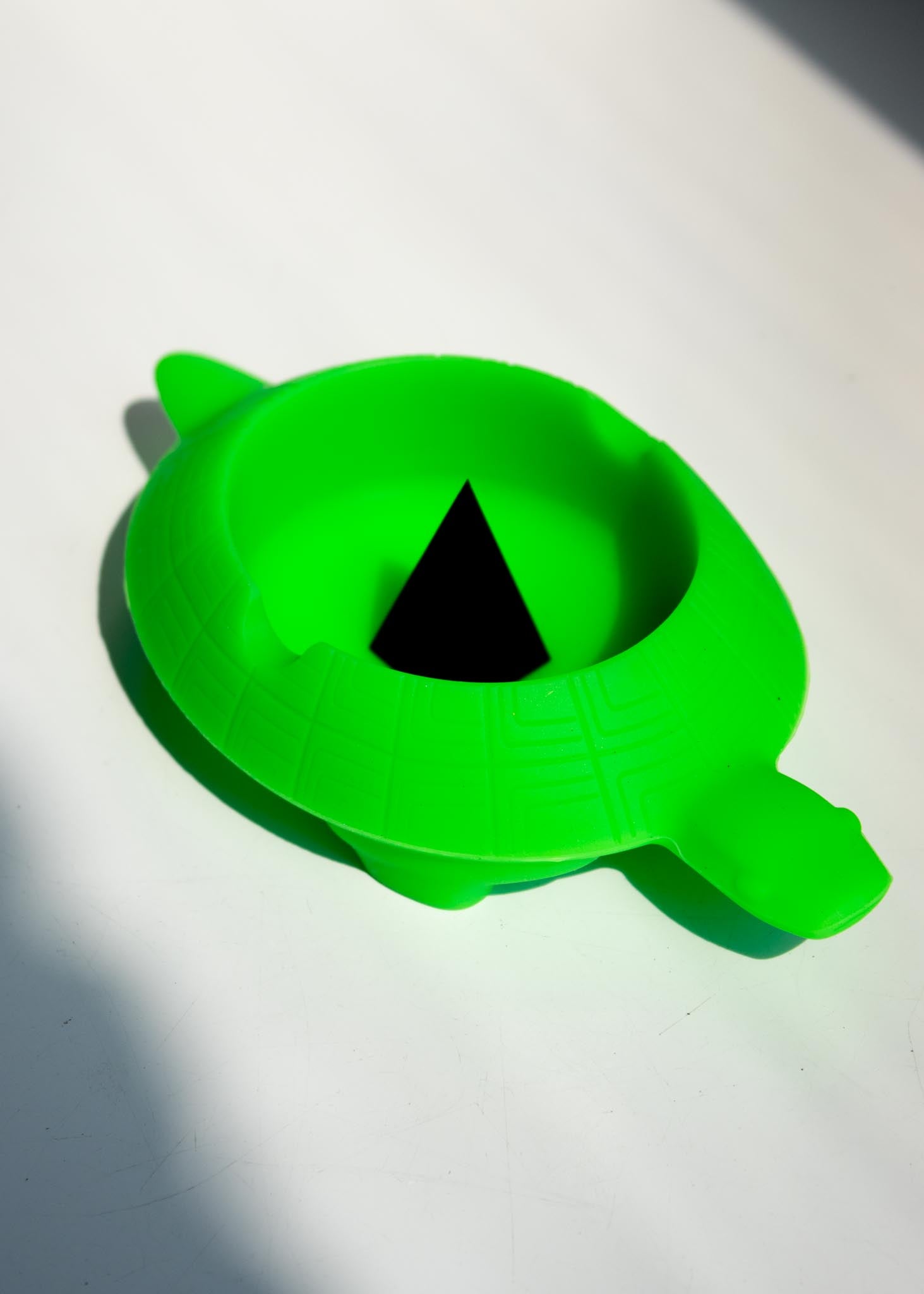 TURTLE DEBOWLER ASHTRAY