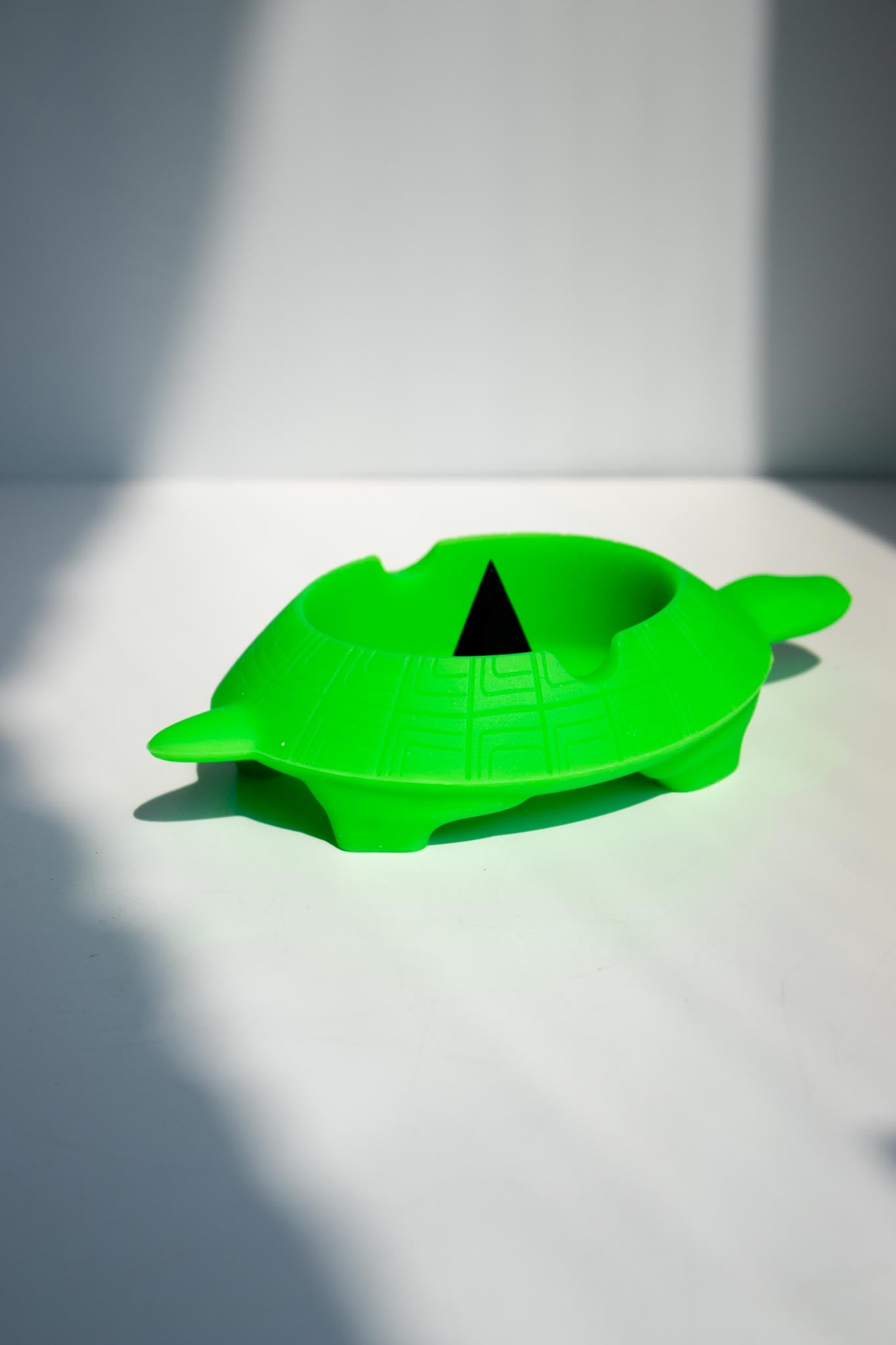 TURTLE DEBOWLER ASHTRAY