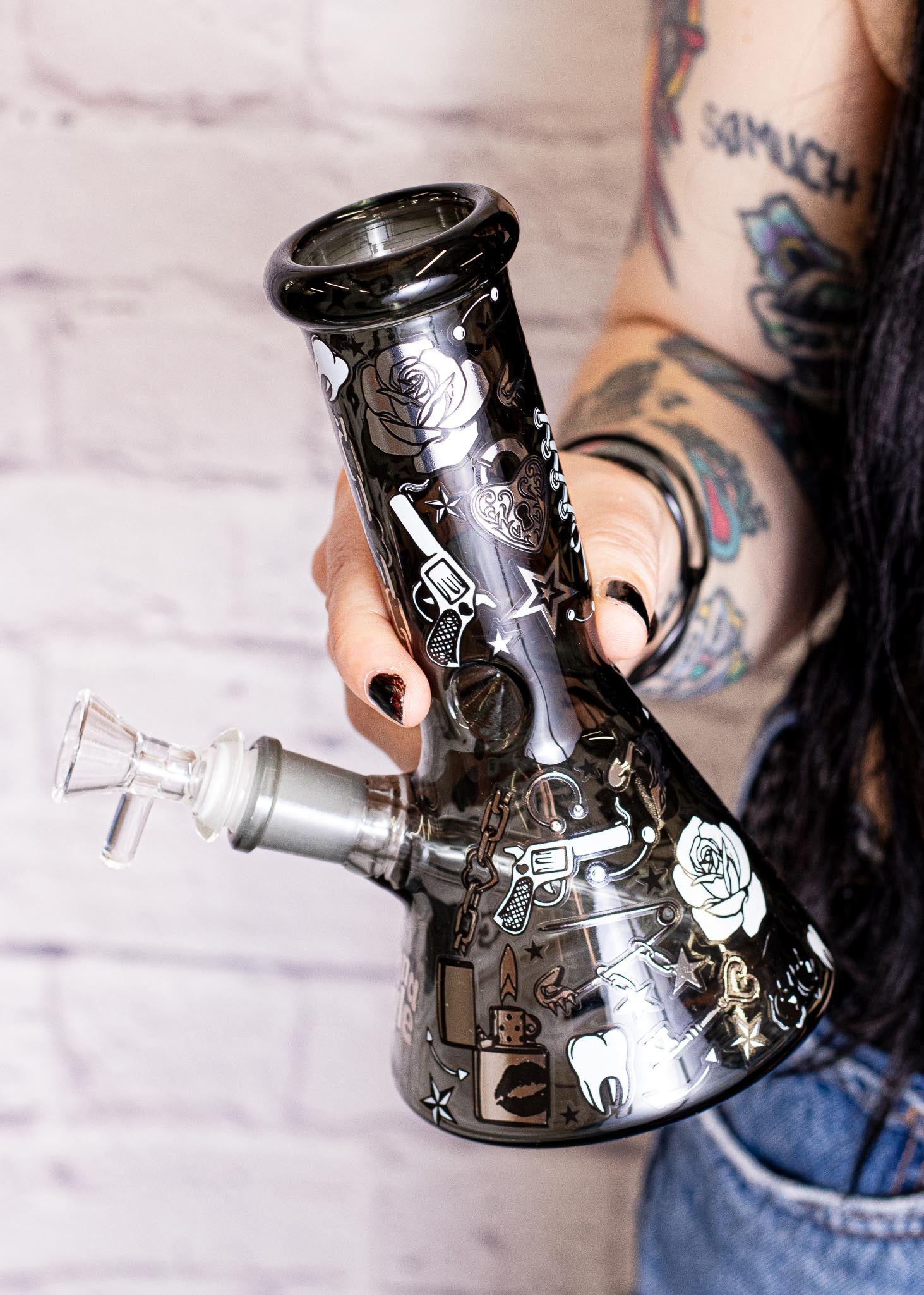 ALT GIRL BONG
