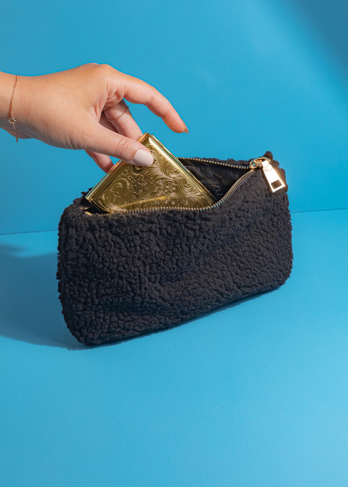 cozy odor proof pouch