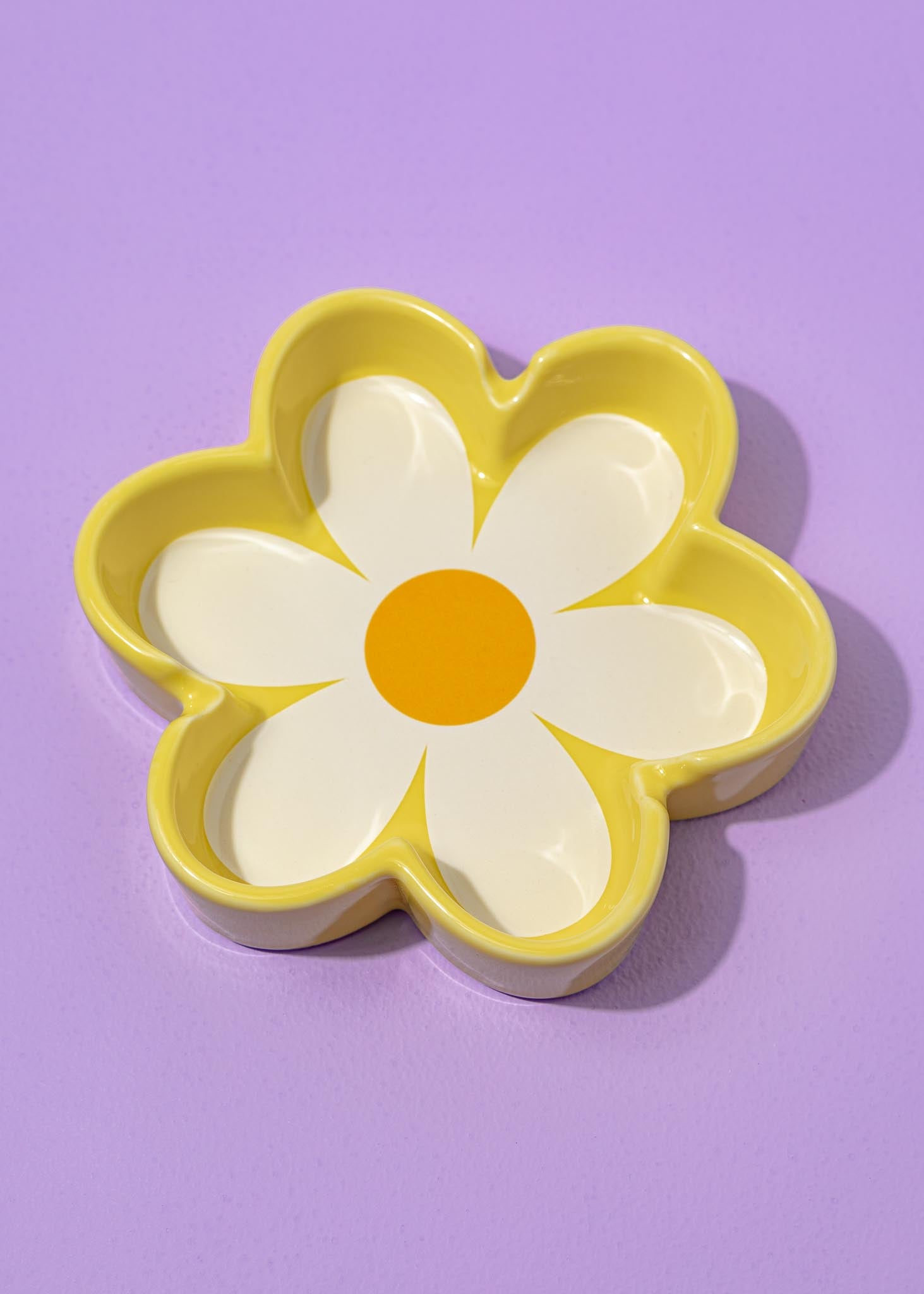 retro daisy ashtray