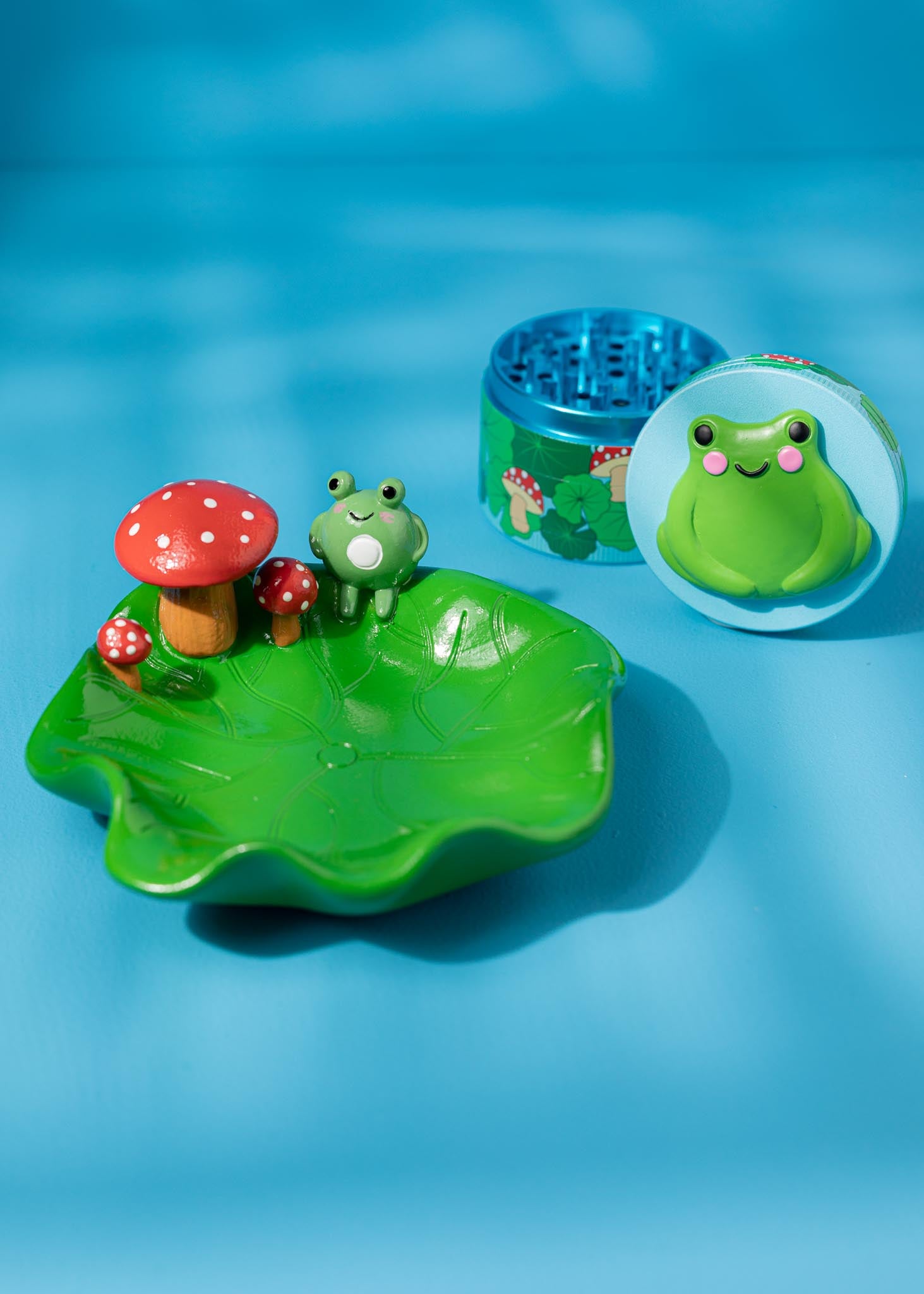 kawaii frog smoking accessories