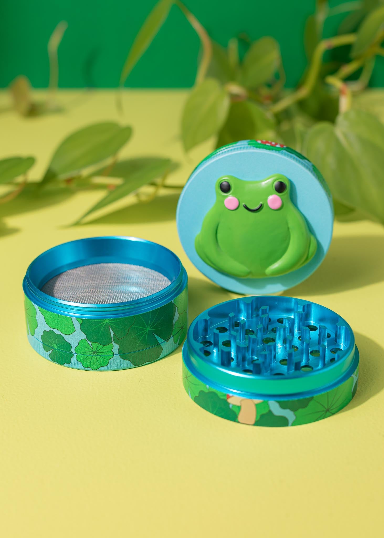 kawaii frog grinder