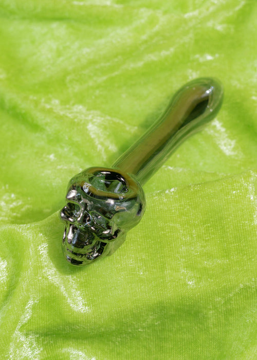 black skull pipe