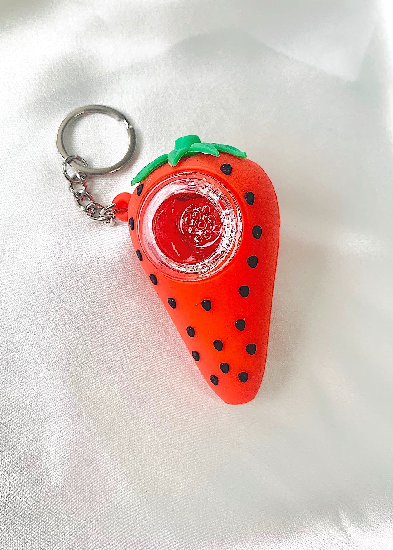 STRAWBERRY UNBREAKABLE KEYCHAIN PIPE