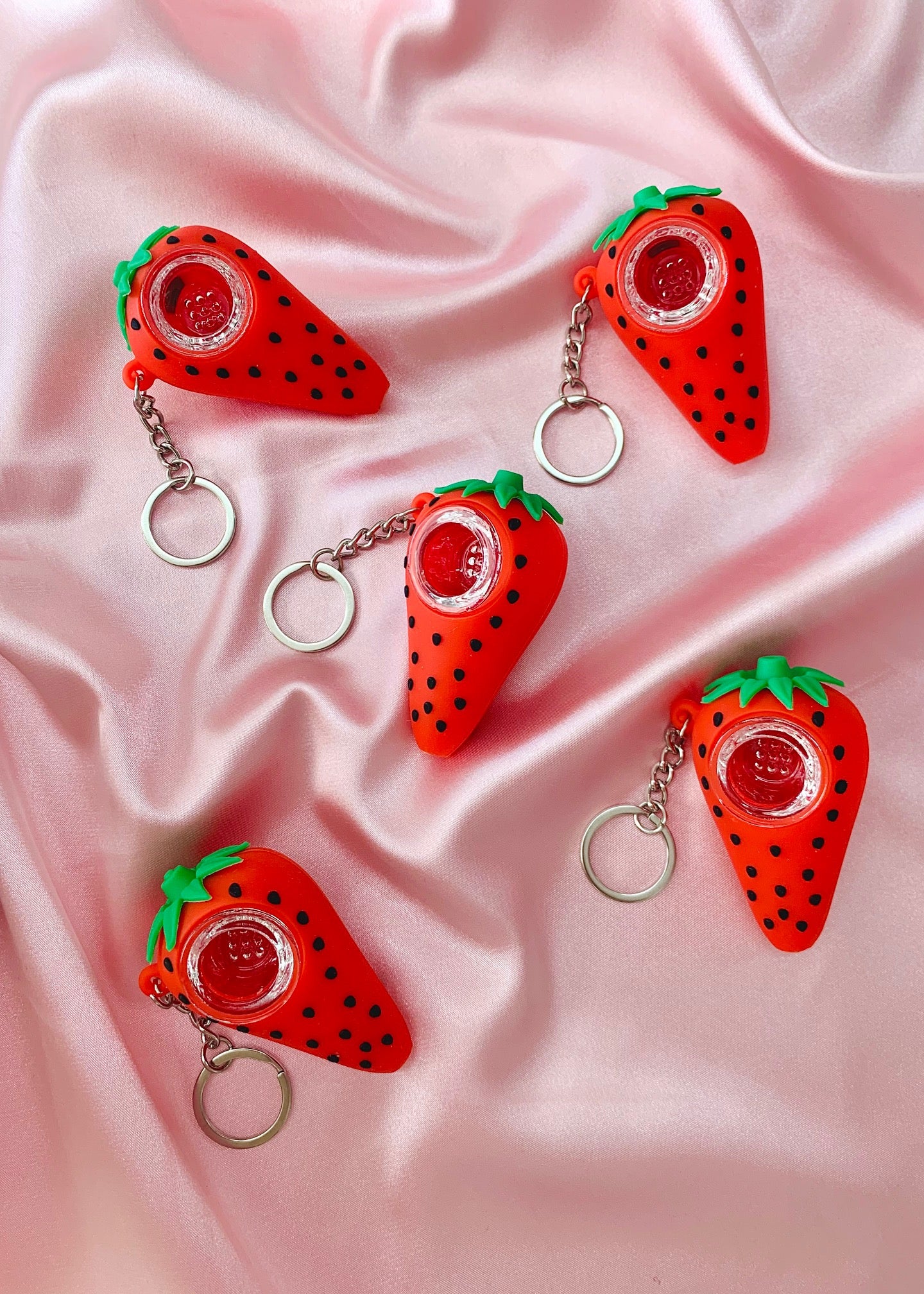 STRAWBERRY UNBREAKABLE KEYCHAIN PIPE