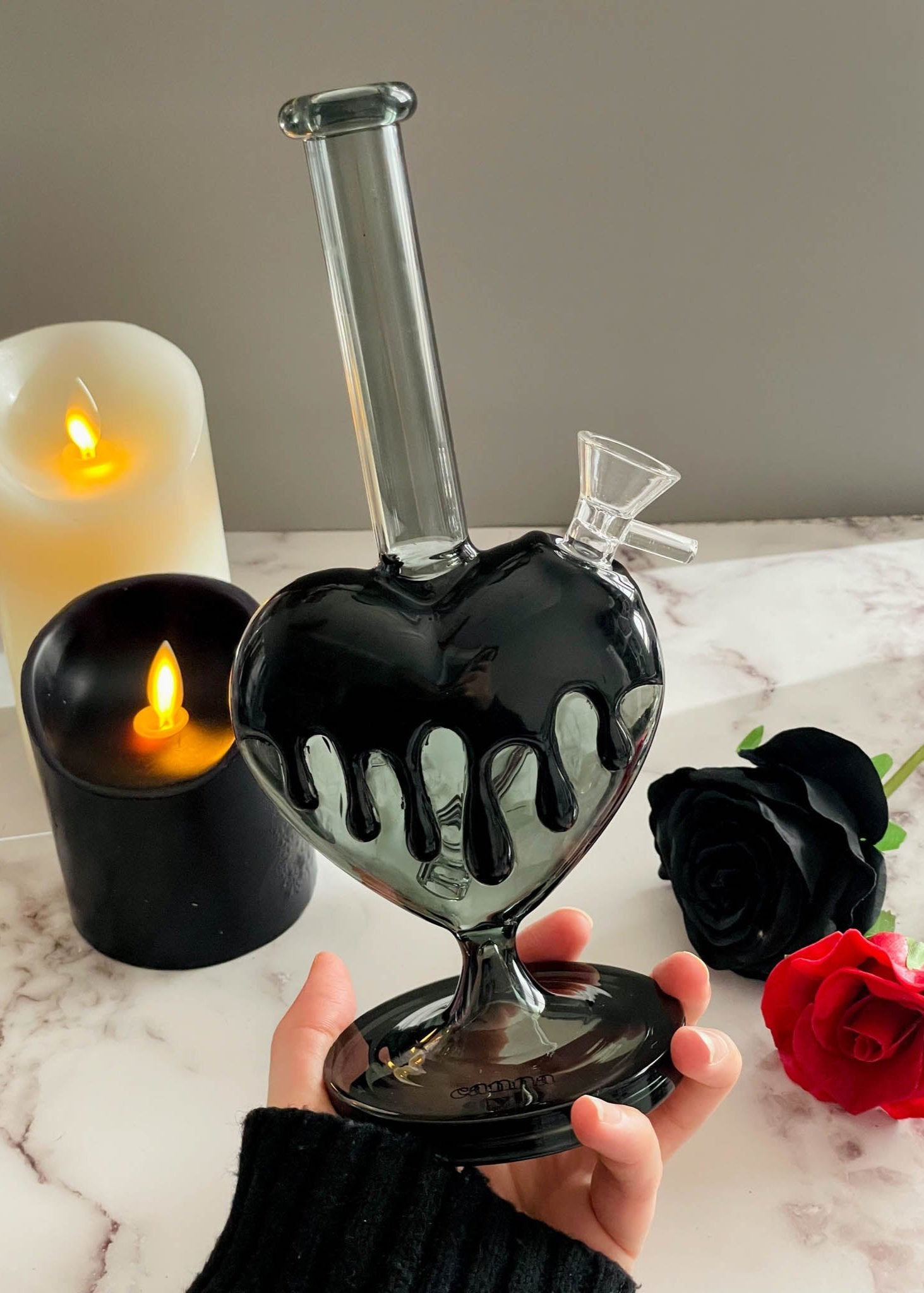 black drip heart bong