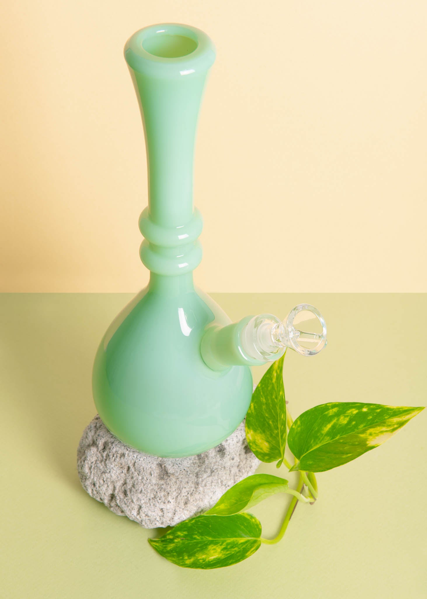 jade genie bottle bong